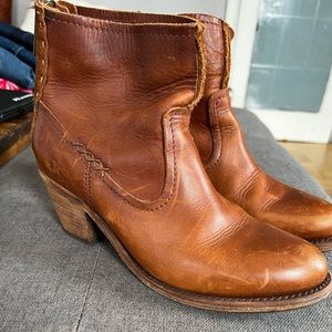 Frye Leslie Artisan Short Booties